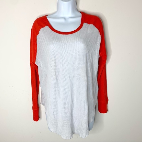 Aritzia TNA Baseball Henley T-shirt Top Waffle knit 3/4 length sleeve Red Size S - Picture 6 of 16